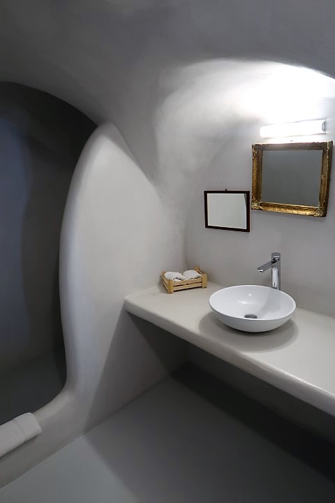 Bathroom Olyra Cave House Santorini Pyrgos
