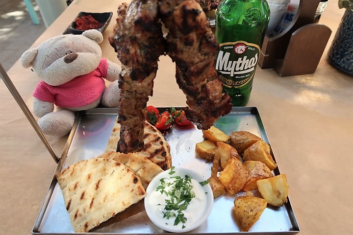 Pork Souvlaki at Kantouni Pyrgos (12 euros)
