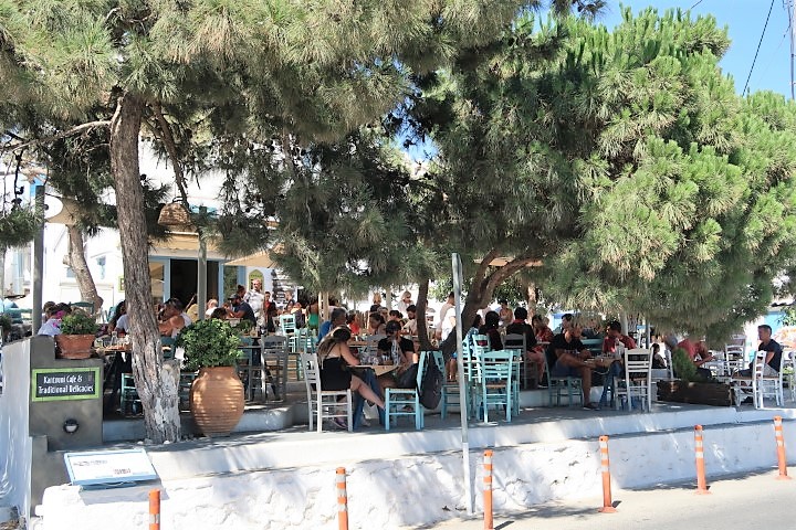 Lunch at Kantouni Pyrgos Santorini Restaurant