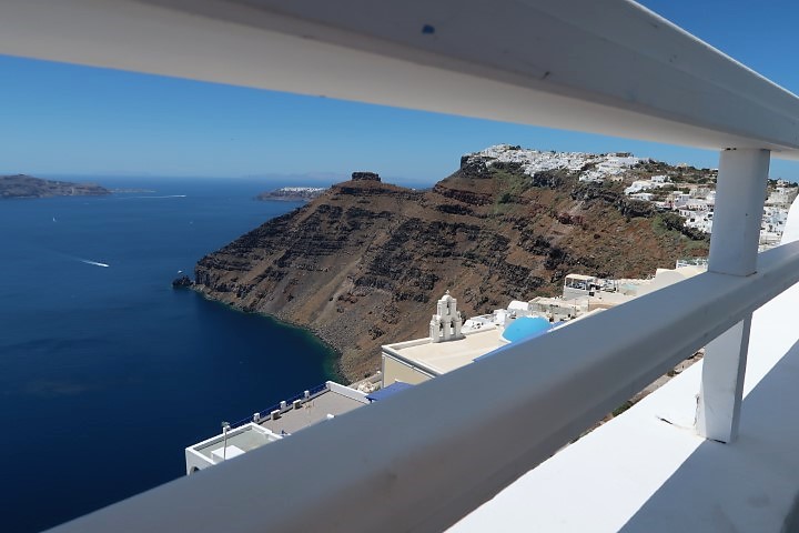 Artistic shot taken by Kate at Rooftop of Kafieris Hotel On the Cliff Fira 