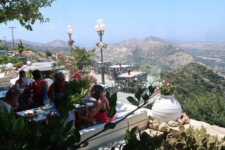 Al fresco area at Rotonda Restaurant Naxos
