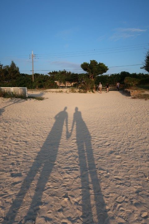 Tom & Kate Zanpa Beach Shadow Shot 2