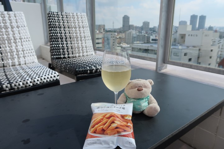 Chilling out with Asti at Rooftop of Hotel Aqua Citta Naha Okinawa