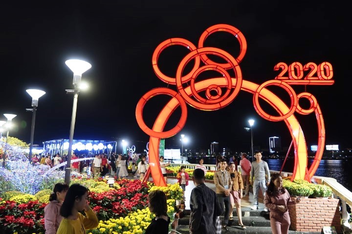 Flower displays along Han River during Lunar New Year