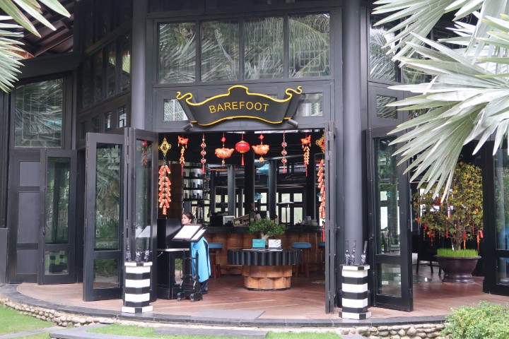 Barefoot Restaurant - Sea Level of Intercontinental Danang