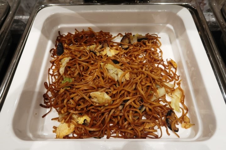 Changi Lounge Food - Fried Noodles