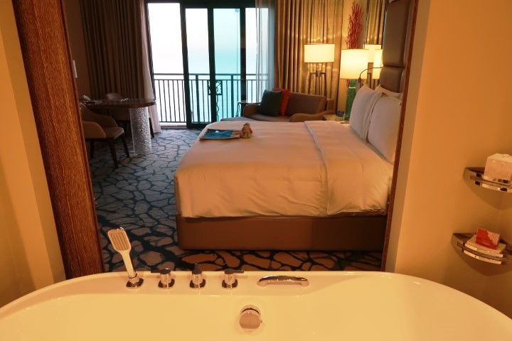 Luxurious Imperial Club King Room at Atlantis Dubai