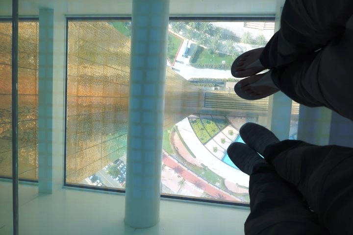 Dubai Frame motion-activated glass floors that turn from frosted floors to transparent floors