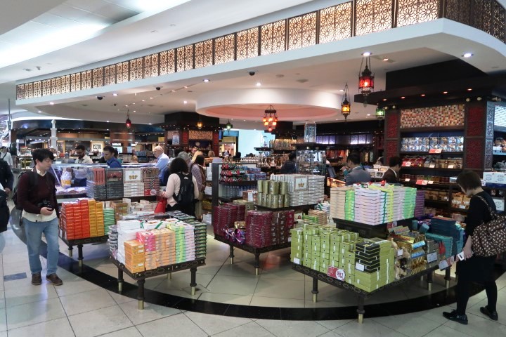 Souvenir shop Dubai International Airport Departure