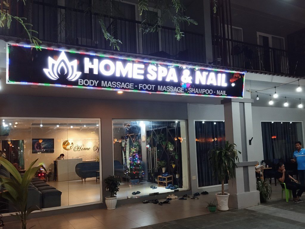 Kate did nail gel at Home Spa and Nail Sonasea Shopping Center for 150k VND ($9 SGD)