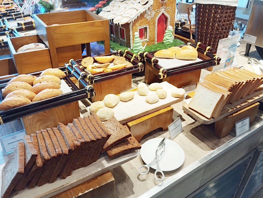 Novotel Phu Quoc Resort Breakfast Buffet at Food Exchange - Breads