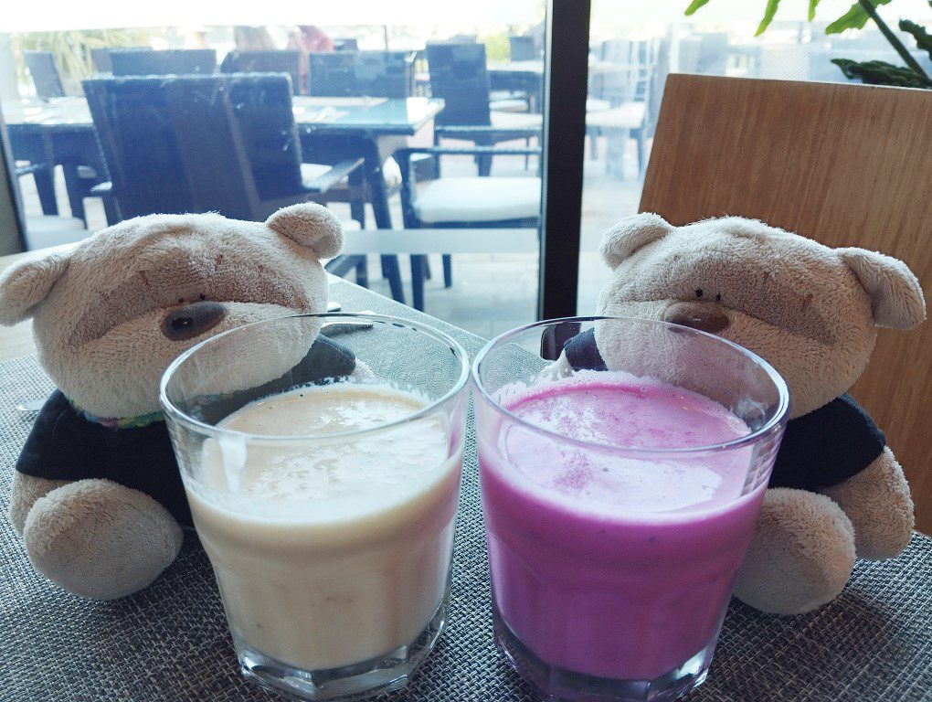 Novotel Phu Quoc Resort Food Exchange Breakfast Buffet - Dragon Fruit and Mango Smoothies