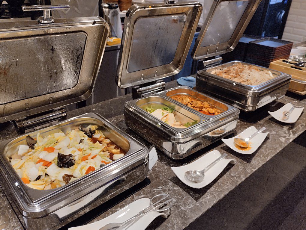 Plaza Premium Lounge Changi Airport T1 Buffet Food Selection