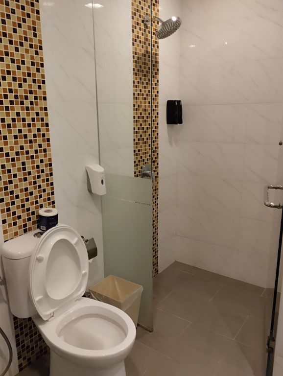 Shower facilities at Sky Suite Airport Lounge KLIA Terminal 1 via Priority Pass access