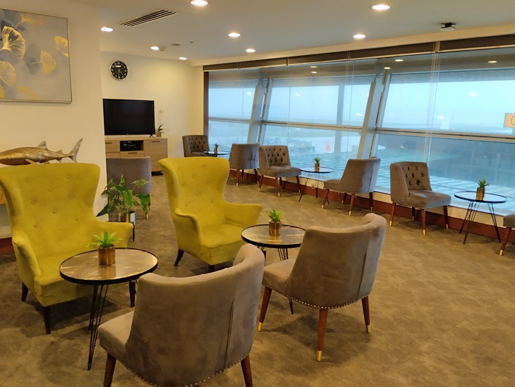 Sky Suite Airport Lounge KLIA T1 - space with views of the runways