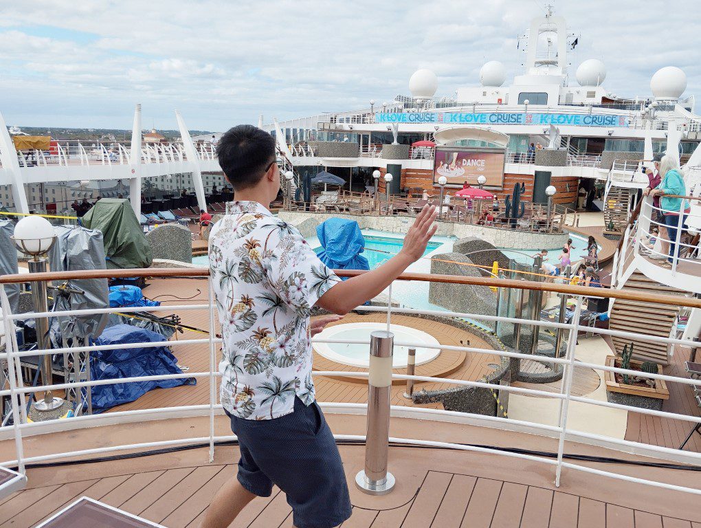 KLOVE Cruise 2024 - Tom trying out the belly dancing class