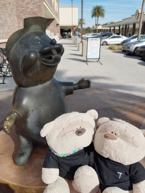 Buc-ee's Beaver at Entrance of Daytona Beach Florida Outlet