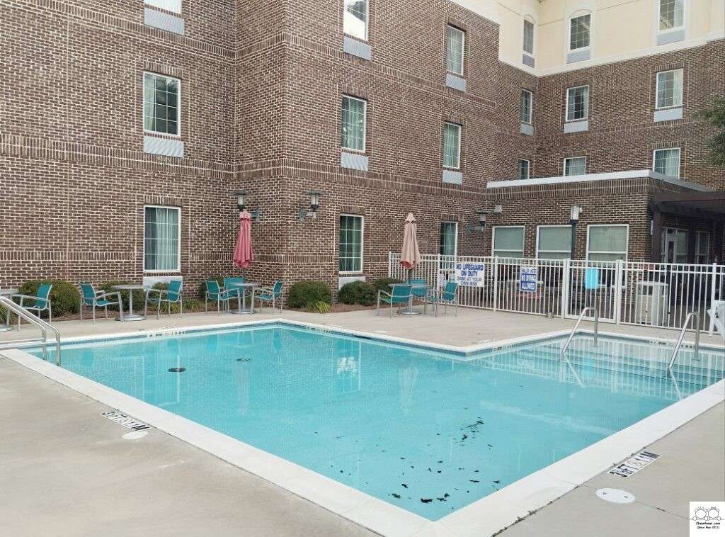 TownePlace Suites by Marriott Charleston West Ashley - Swimming Pool