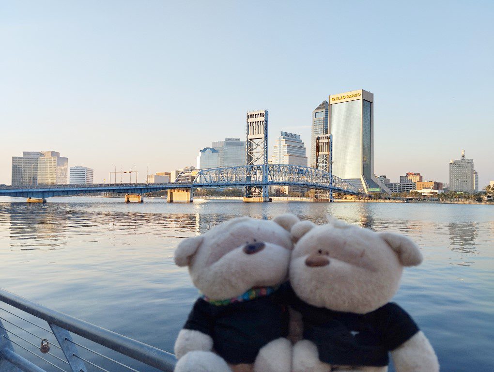 2bearbear at Jacksonville River Walk