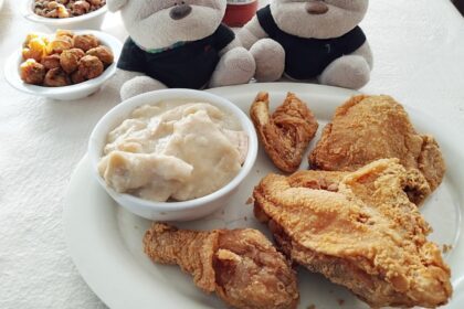 Mary Mac's Tea Room Atlanta - 4 piece fried chicken (Legendary Fried Chicken)