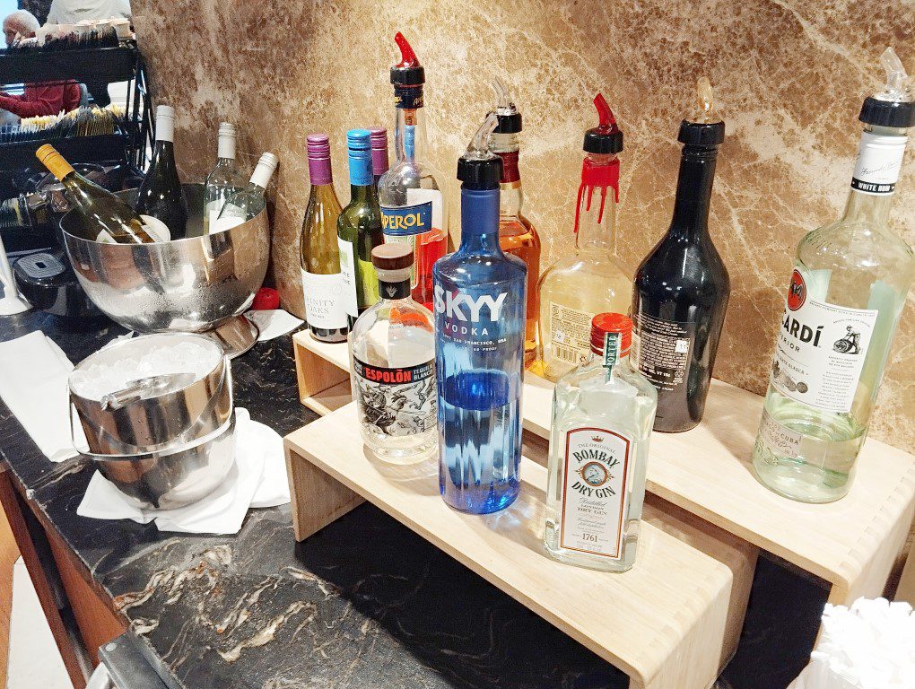 Turkish Airlines Lounge Miami International Airport Review - Alcoholic selection