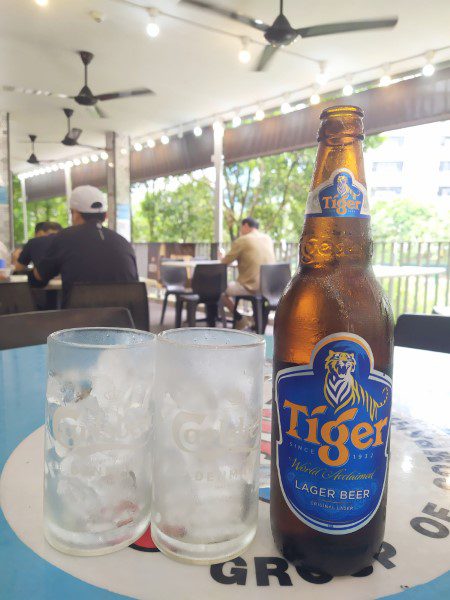 Enjoying our Zi Char at Leong Ji Kitchen Punggol with some beer