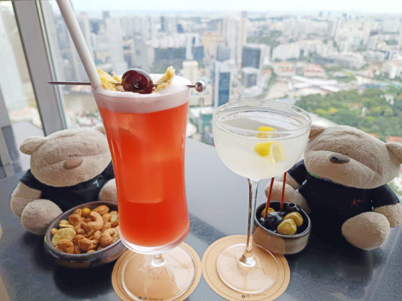 SKAI Bar at Swissotel The Stamford - Vesperana and The Singapore Sling Cocktail