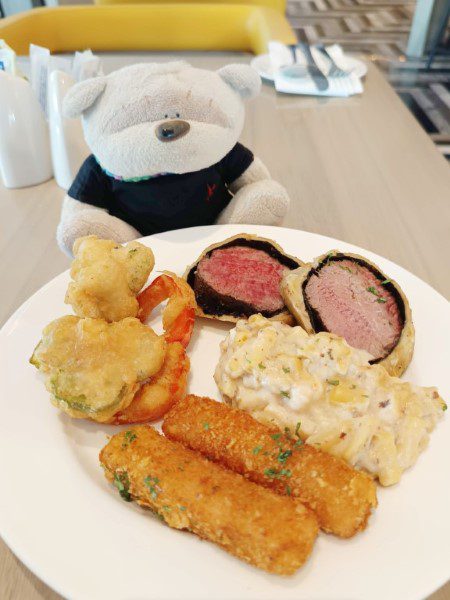 Holiday Inn Johor Bahru Dine@Eight Dinner Buffet (2bearbear Review) - Beef Wellington and Tempuras