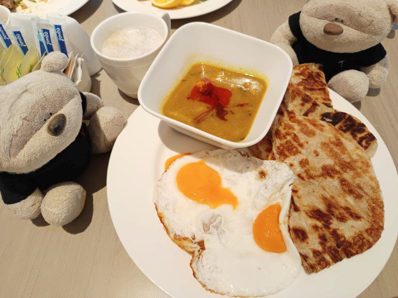 Holiday Inn Johor Bahru Breakfast Buffet at Dine @ Eight - More prata (yes there were sooo goood)!