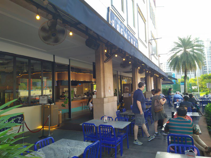 Outdoor Seats at Brewerkz Riverside Point Clarke Quay