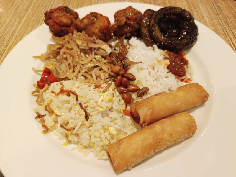 Breakfast Buffet Impiana Ipoh Hotel - Nasi Lemak with chicken and spring rolls