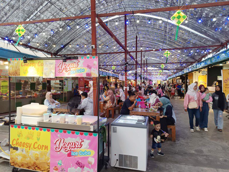 Food Stalls Inside Uptown Ipoh Night Market